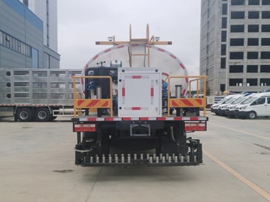 9立方东风多利卡D9标准型沥青洒布车_厂家_图片_型号_价格