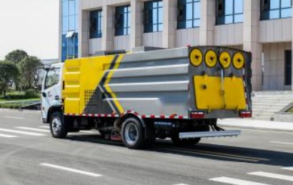 国六东风多利卡|福瑞卡|中置吸尘车_程力威牌CLW5120TXC6SL型吸尘车
