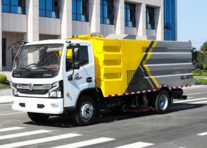 国六东风多利卡|福瑞卡|中置吸尘车_程力威牌CLW5120TXC6SL型吸尘车
