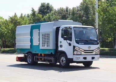 国六东风多利卡|福瑞卡后置吸尘车_程力威牌CLW5070TXC6SL型吸尘车