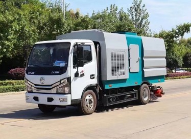 国六东风多利卡|福瑞卡后置吸尘车_程力威牌CLW5070TXC6SL型吸尘车
