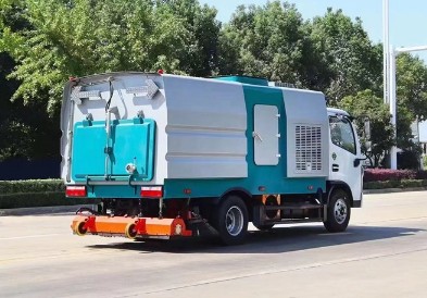 国六东风多利卡|福瑞卡后置吸尘车_程力威牌CLW5070TXC6SL型吸尘车