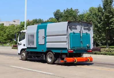 国六东风多利卡|福瑞卡后置吸尘车_程力威牌CLW5070TXC6SL型吸尘车