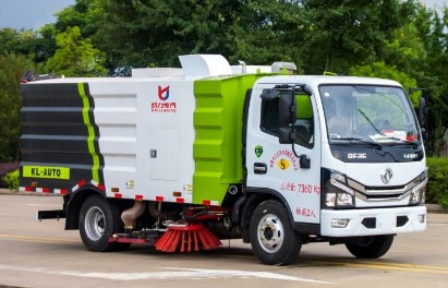 国六东风多利卡|福瑞卡中置吸尘车_程力威牌CLW5070TXC6型吸尘车