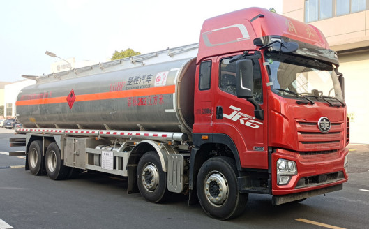 解放JK6前四后八26.3方铝合金油罐车