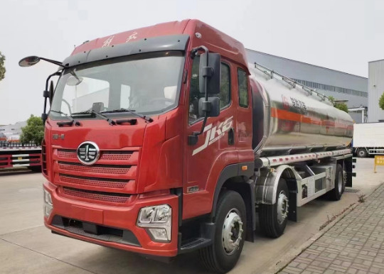 解放JK6前四后六26.6方铝合金油罐车