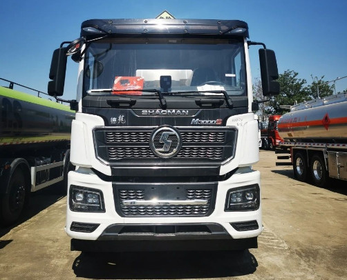 ​陕汽新M3000S铝合金油罐车