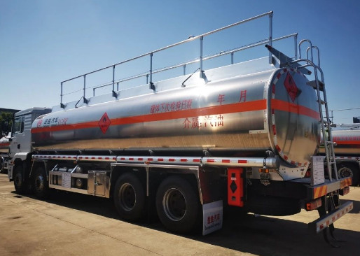 ​陕汽新M3000S铝合金油罐车