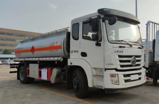 国六东风锦程油罐车