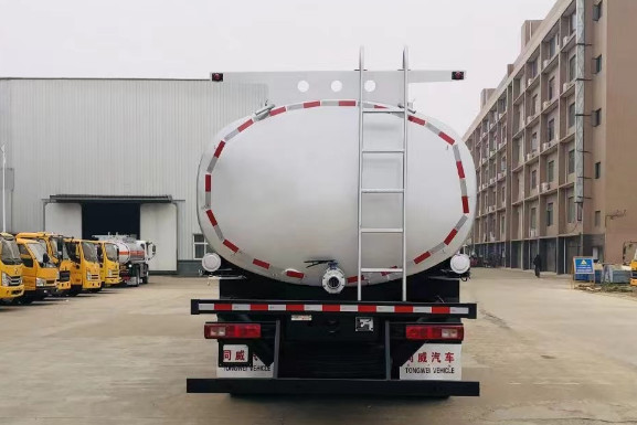 红岩杰狮C6前四后八25方供液车