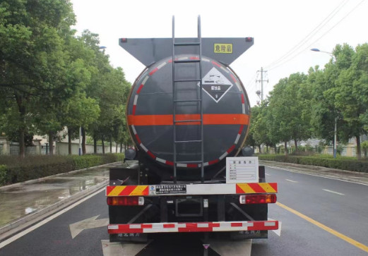 解放JK6前四后六腐蚀性物品罐式运输车