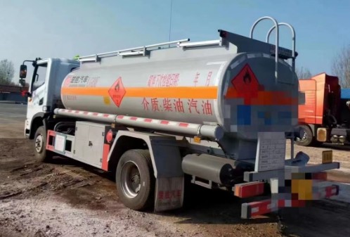 二手8.2方油罐车，山东潍坊户！