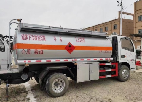 二手3吨油罐车，重庆牌照！