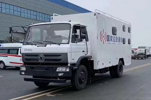 东风4驱越野民用住宿房车_东风四驱应急宿营车