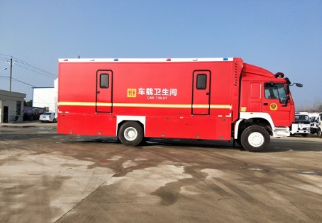 重汽豪沃四驱越野厕所车 重汽豪沃四驱越野厕所车