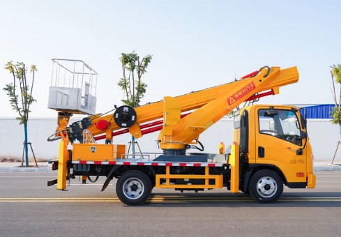 重汽豪沃蓝牌30米高空作业车