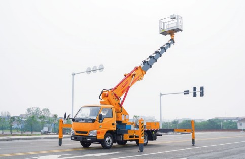 江铃顺达28米蓝牌高空作业车