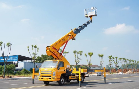 江铃顺达30米蓝牌宽体高空作业车