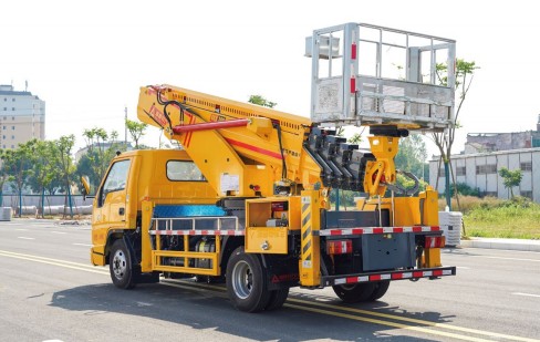 江铃顺达30米蓝牌宽体高空作业车