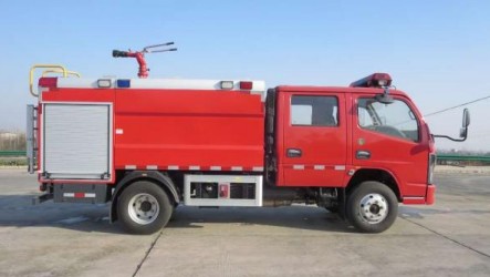 东风3吨水罐消防车