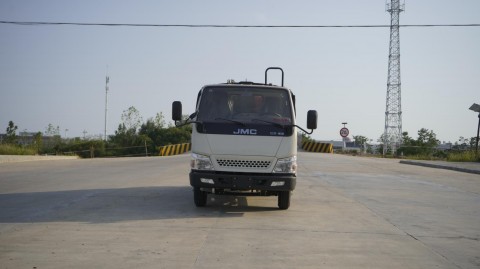 5.8方江铃顺威压缩垃圾车_凯力风牌KLF5040ZYSJ6型压缩式垃圾车