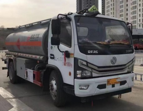 二手8吨油罐车，甘肃牌照！