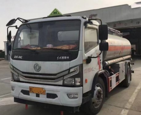 二手8吨油罐车，甘肃牌照！