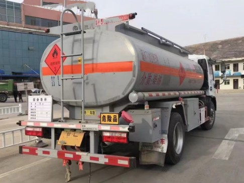 二手8吨油罐车，甘肃牌照！