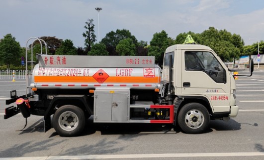 福田蓝牌2.2方加油车_专威牌HTW5045GJYBQ6型加油车