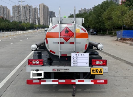 福田小卡之星3加油车_2.3方蓝牌加油车_福田蓝牌加油车