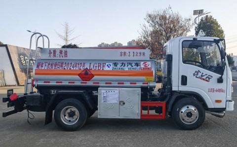 解放蓝牌加油车_2.3方蓝牌加油车_解放虎VR蓝牌加油车