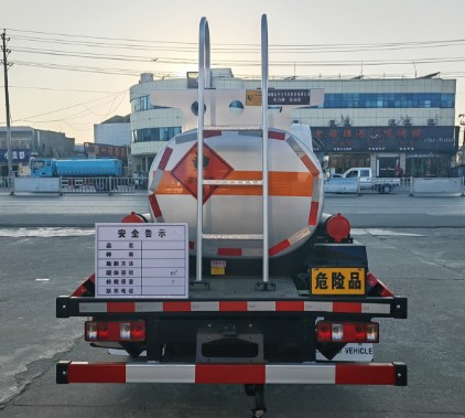 解放蓝牌加油车_2.3方蓝牌加油车_解放虎VR蓝牌加油车