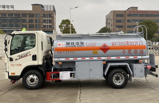 解放4.2方油罐车_楚胜牌CSC5070GJYC6A型加油车