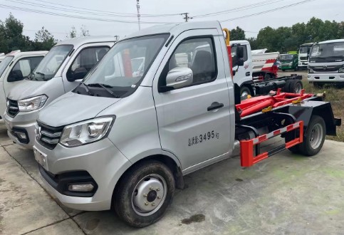 长安后双轮勾臂垃圾车_帝王环卫牌HDW5032ZXXS6型车厢可卸式垃圾车