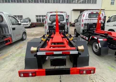 长安后双轮勾臂垃圾车_帝王环卫牌HDW5032ZXXS6型车厢可卸式垃圾车