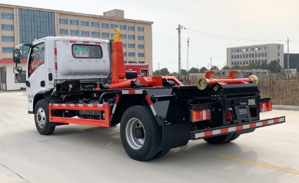 三环创客蓝牌勾臂垃圾车