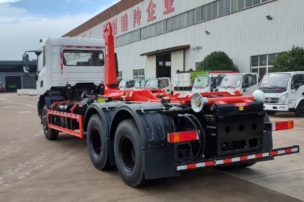 东风天锦后双桥改装的勾臂垃圾车_HDW5251ZXXDF6型车厢可卸式垃圾车