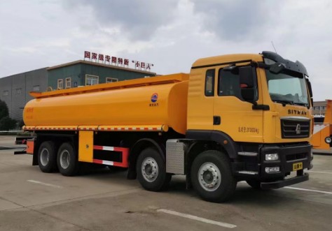 重汽汕德卡前四后八普通液体运输车