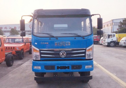 东风四驱5方消防洒水车