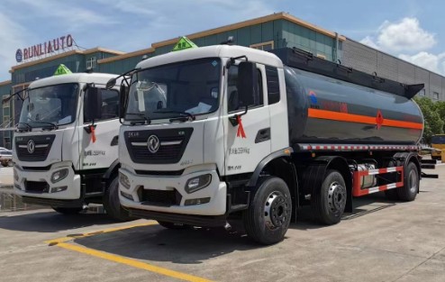 东风天锦小三轴19.9方易燃液体罐式运输车