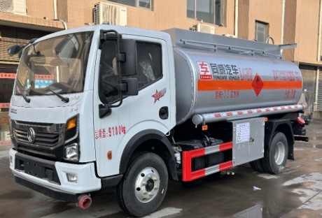东风6吨油罐车