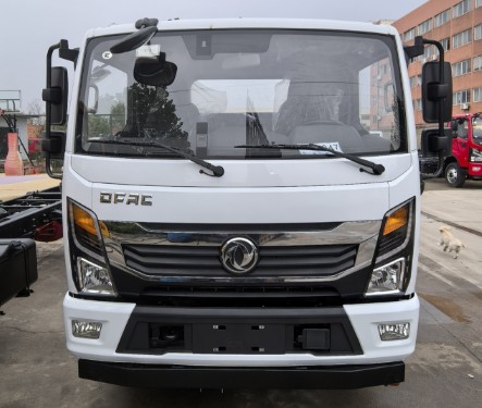 东风6吨油罐车