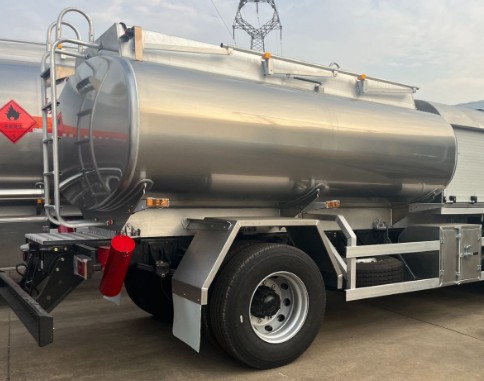 庆铃五十铃飞机加油车_庆铃五十铃油罐车_庆铃五十铃加油车