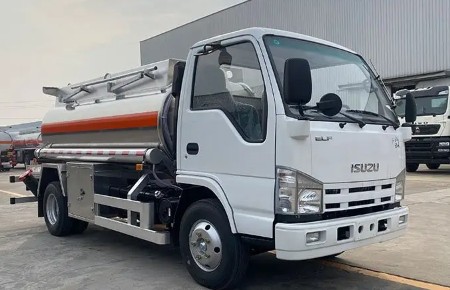 庆铃五十铃5方加油车