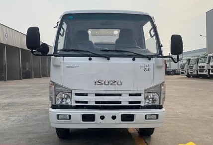 庆铃五十铃5方加油车