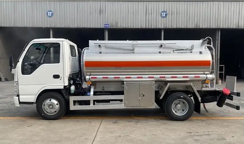 庆铃五十铃5方加油车