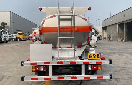 庆铃五十铃5方加油车