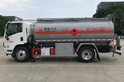 陕汽德龙(G300)8吨加油车_楚胜牌CSC5120GJYS6型加油车