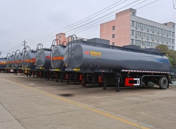 普货衬塑半挂罐式车,特运牌DTA9403GGY型半挂供液车,DTA9401GGS型供水半挂车
