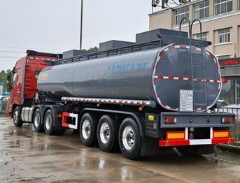 普货衬塑半挂罐式车,特运牌DTA9403GGY型半挂供液车,DTA9401GGS型供水半挂车